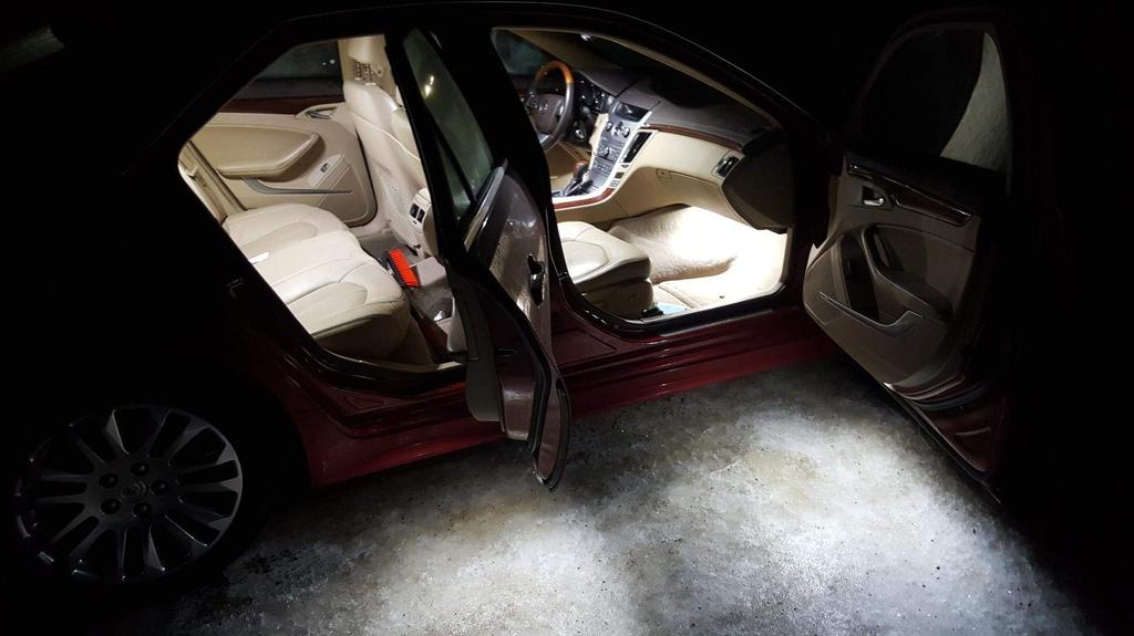 Комплект из 4 штук T10 x 31 мм 12 В 24 В неполяризованная автомобильная лампа фестон