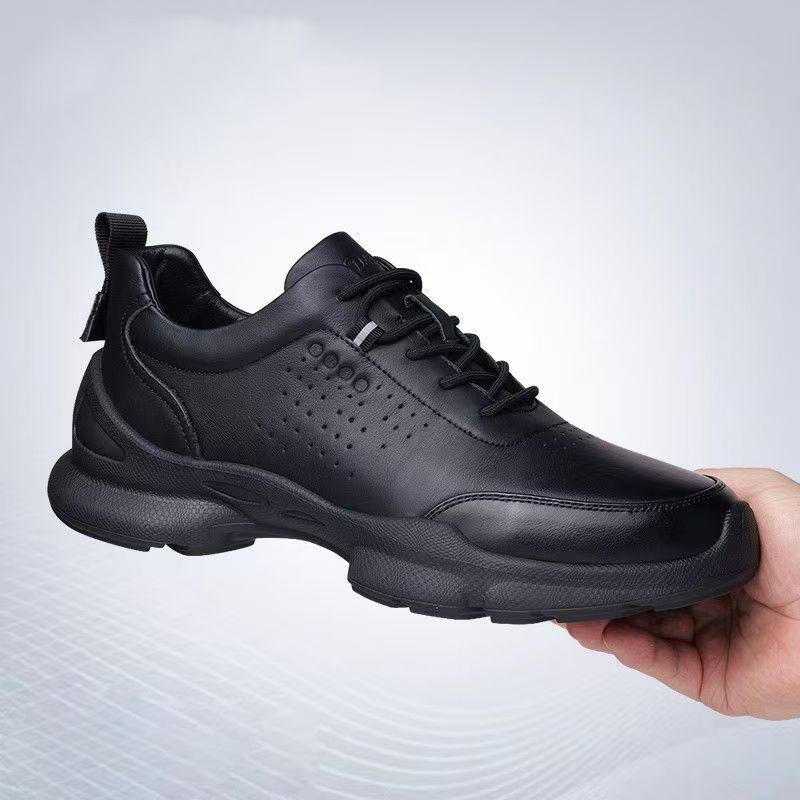 Casual Men's Shoes Comfortable Breathable Walking Shoes Soft Soles Soft Surfaces Official Solid Color Men's Shoes