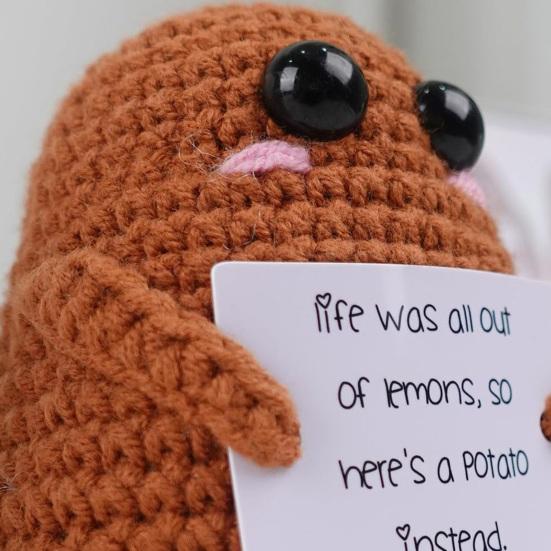 Картофельная кукла Милая кукла ручной работы, связанная крючком Кукла для эмоциональной поддержки, приносящая позитив Украшение для дома, для стола