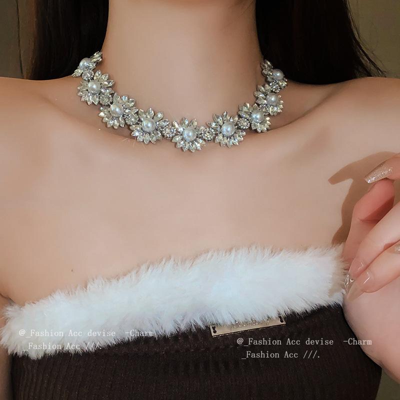 Diamond-encrusted flower pearl ribbon necklace European and American exaggerated design sense collarbone chain retro niche temperament jewelry