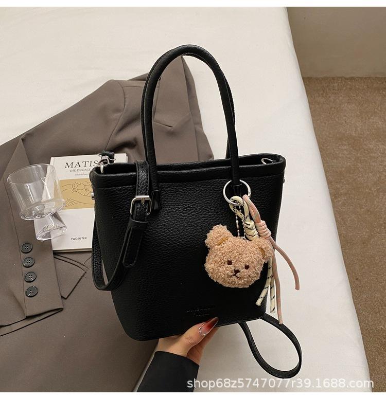 Korean Version of Retro Bucket Bag Women's 2025 New Fashion Lychee Pattern Vegetable Basket Bag Niche Commuter Shoulder Messenger Bag