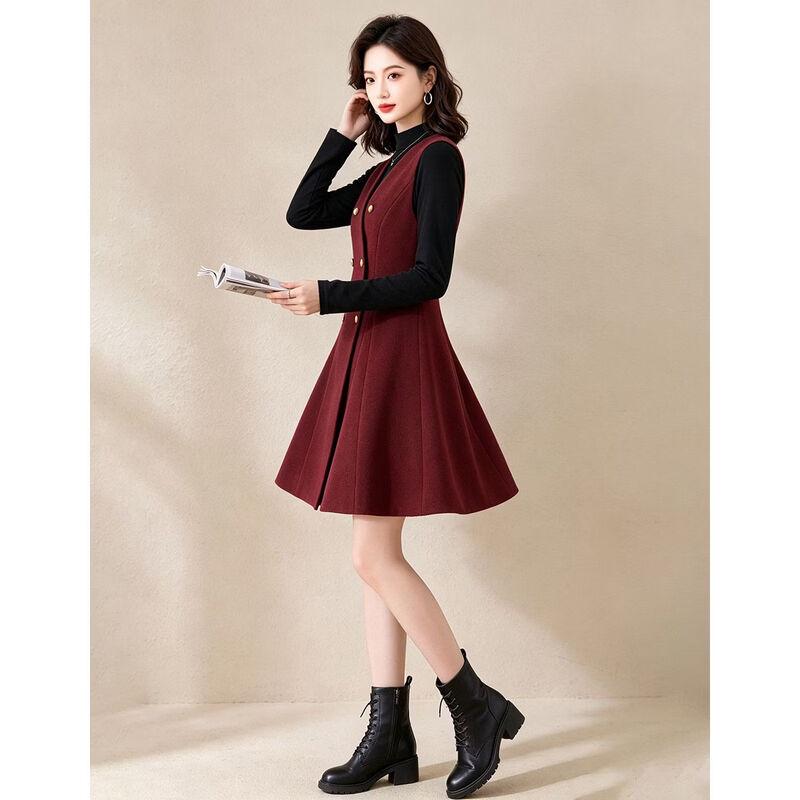 EST+II Elegant Two-Piece Mock-Neck Top and V-Neck Dress Set