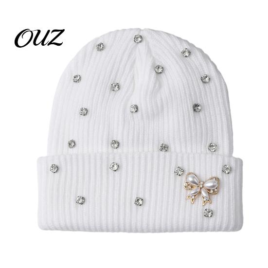 Stylish Winter Accessory for Girls Sparkly Knitted Hat, Women Rhinestone Knit Hat with Faux Pearl Bow, Comfortable Ear Protection Warm Stretch Cuffed