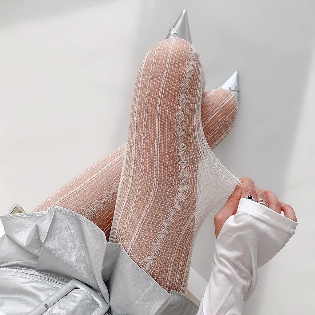 Diamond Pattern Lace Fishnet Stockings - Retro Hollow Design with Vertical Stripe Jacquard