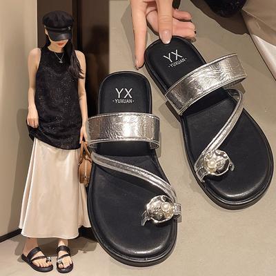 Ленивые крутые тапочки летние ноги французский пояс мода толстая подошва женские 2025 набор пальцев одно слово верхняя одежда универсальные новые модели