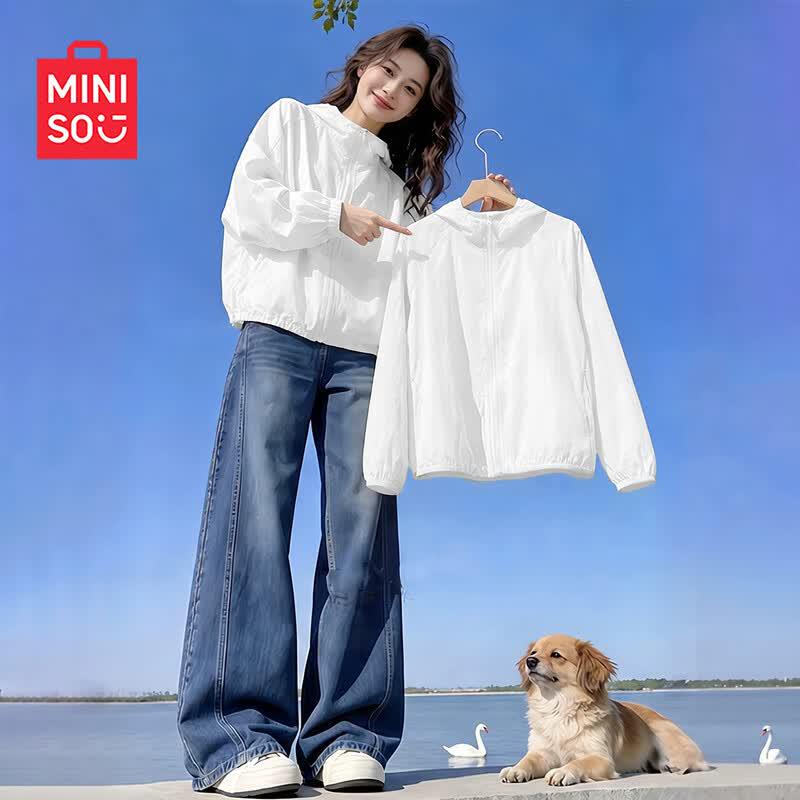 MINISO Женская легкая куртка с капюшоном для защиты от солнца UPF50+