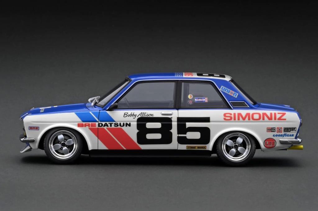Модель зажигания 1/18 Datsun Bluebird (510) Белый/Синий #85 Готовый продукт