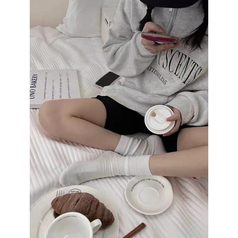 Женские темно-серые носки простые базовые вертикальные полоски хлопковые носки средней длины сложенные тонкие