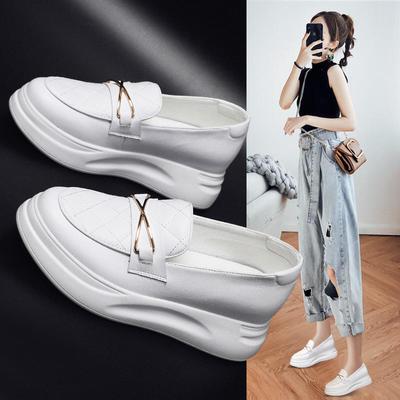 Весеннее увеличение количества высоких женских лоферов, кожаных туфель, сандалий