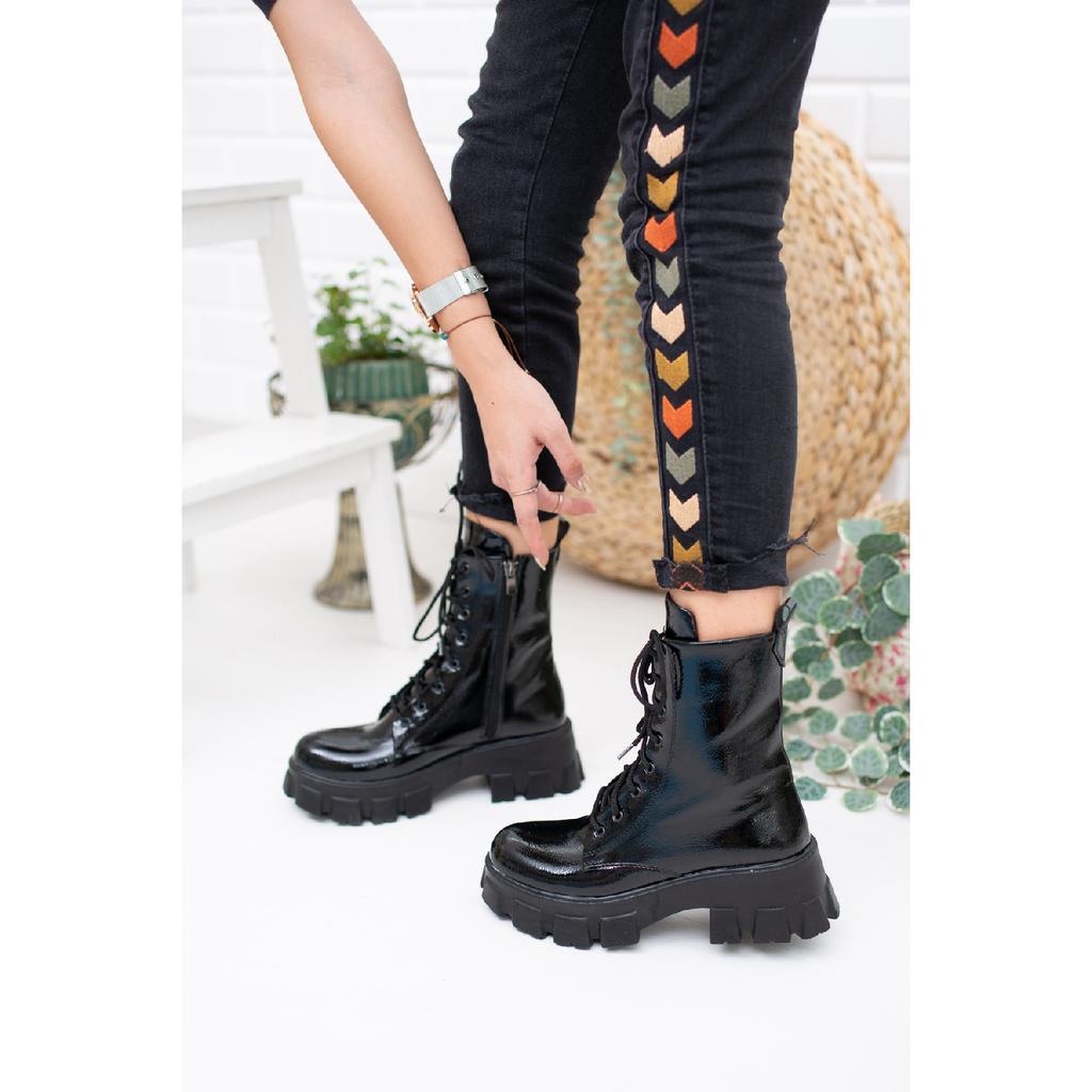 Черные женские ботинки из кожи Bg1001-116-0002