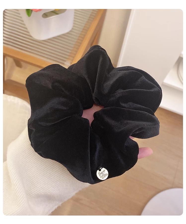 Elegant Black Velvet Scrunchie for Women – Durable, Versatile Hair Tie for High Ponytails and Buns