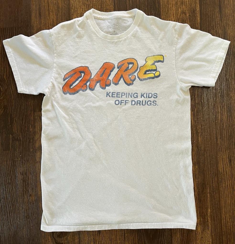 Women's DARE T-Shirt White Spell-Out S Kids Education Retro World 90s Streetwear