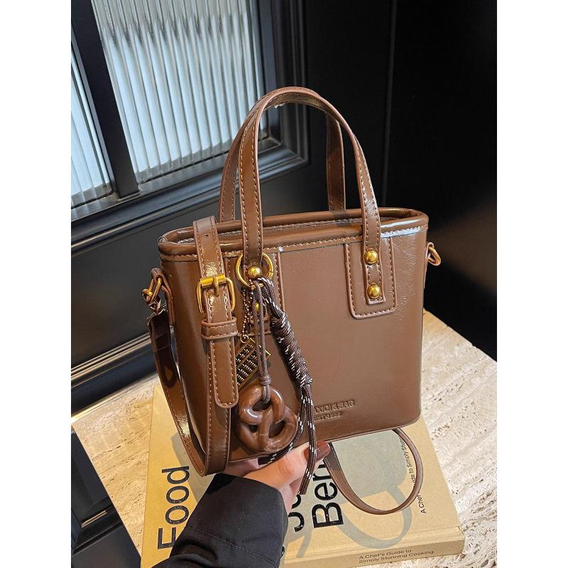 Высококлассная маленькая сумка женская 2025 новая осенне-зимняя универсальная сумка через плечо модная супергорячая портативная сумка-ведро