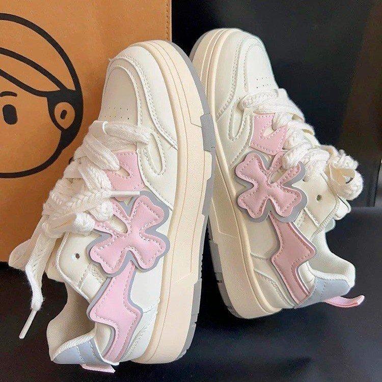 Студенческая платформа дизайн борд обувь женская ins модная обувь весна 2024 новая ниша повседневная универсальная маленькая белая обувь