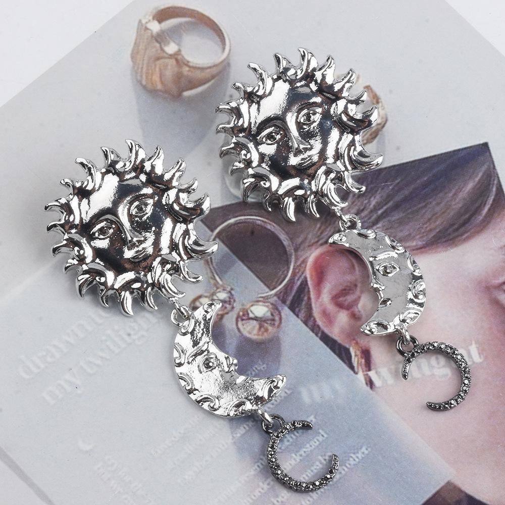 Многослойное ожерелье Модное Ретро Легкая Роскошь Многоаксессуарные Ювелирные Изделия Серьги-подвески Солнце Луна