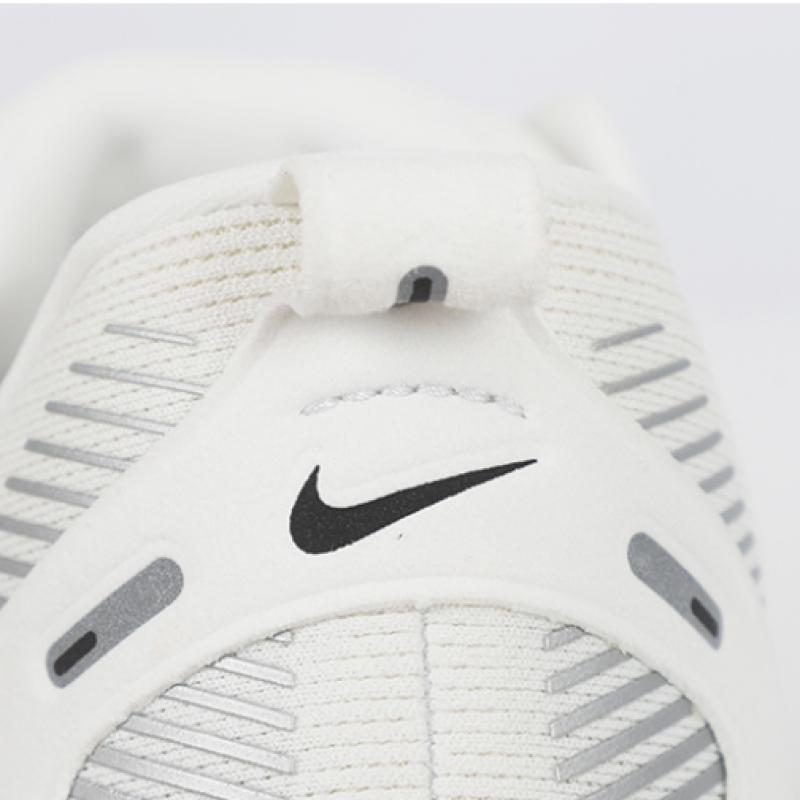 Nike Vomero 18