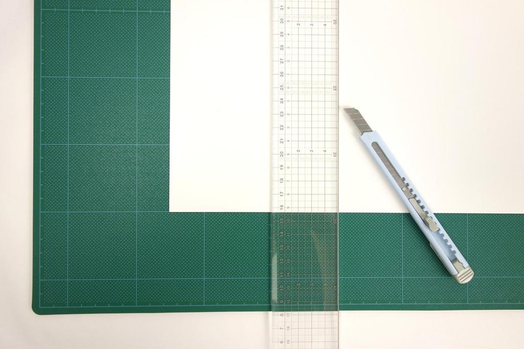 KOKUYO Коврик для резки толщиной 3 мм, зеленый, в линейку, 450 x 600 мм, двухсторонний, Ma-43N