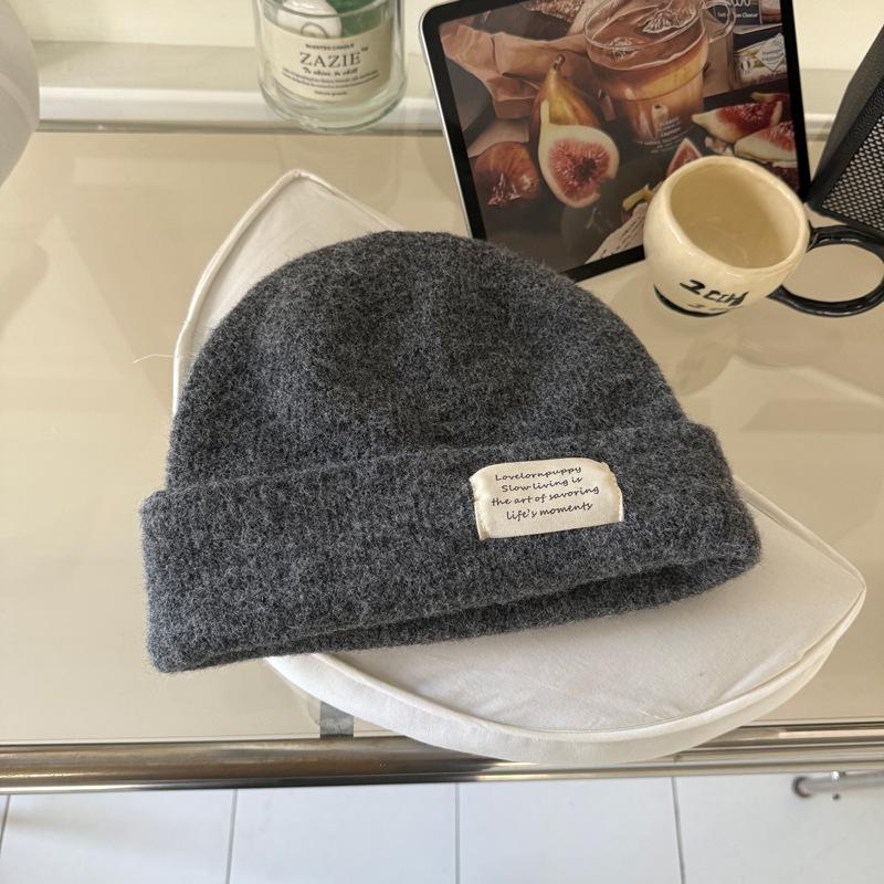 New self-made winter warm knitted hat women's simple temperament versatile cold hat student tide