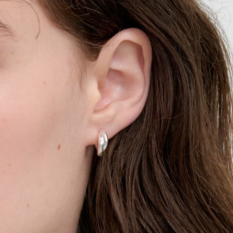 OVLA TWO LINE TWIST EARRING_2COLOR JE044