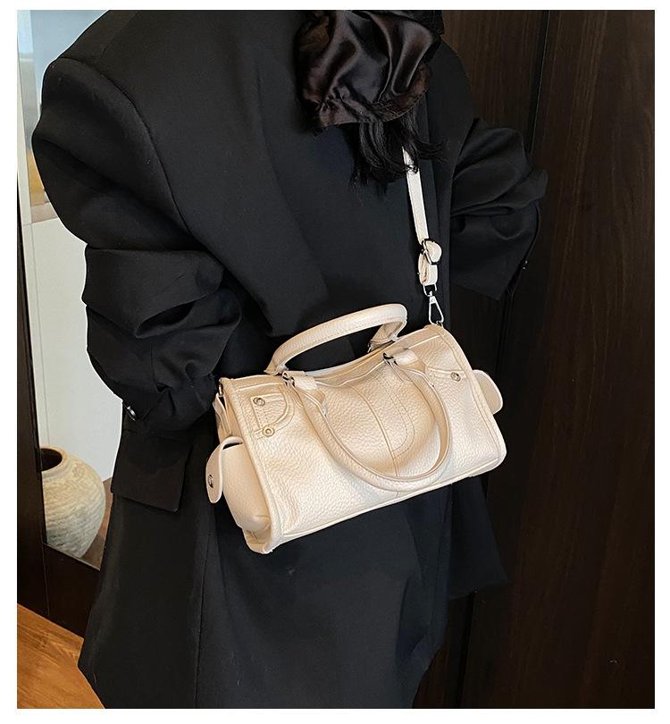 Сумка большой вместимости женская лето 2025 новая универсальная сумка-мессенджер повседневная на плечо подмышку для работы для поездок сумка-тоут