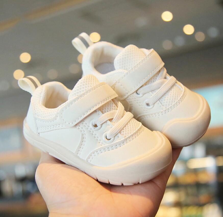 2024 Детские кроссовки для ходьбы для мальчиков и девочек, мягкая подошва, нескользящая, детская повседневная обувь, сетчатая дышащая детская обувь