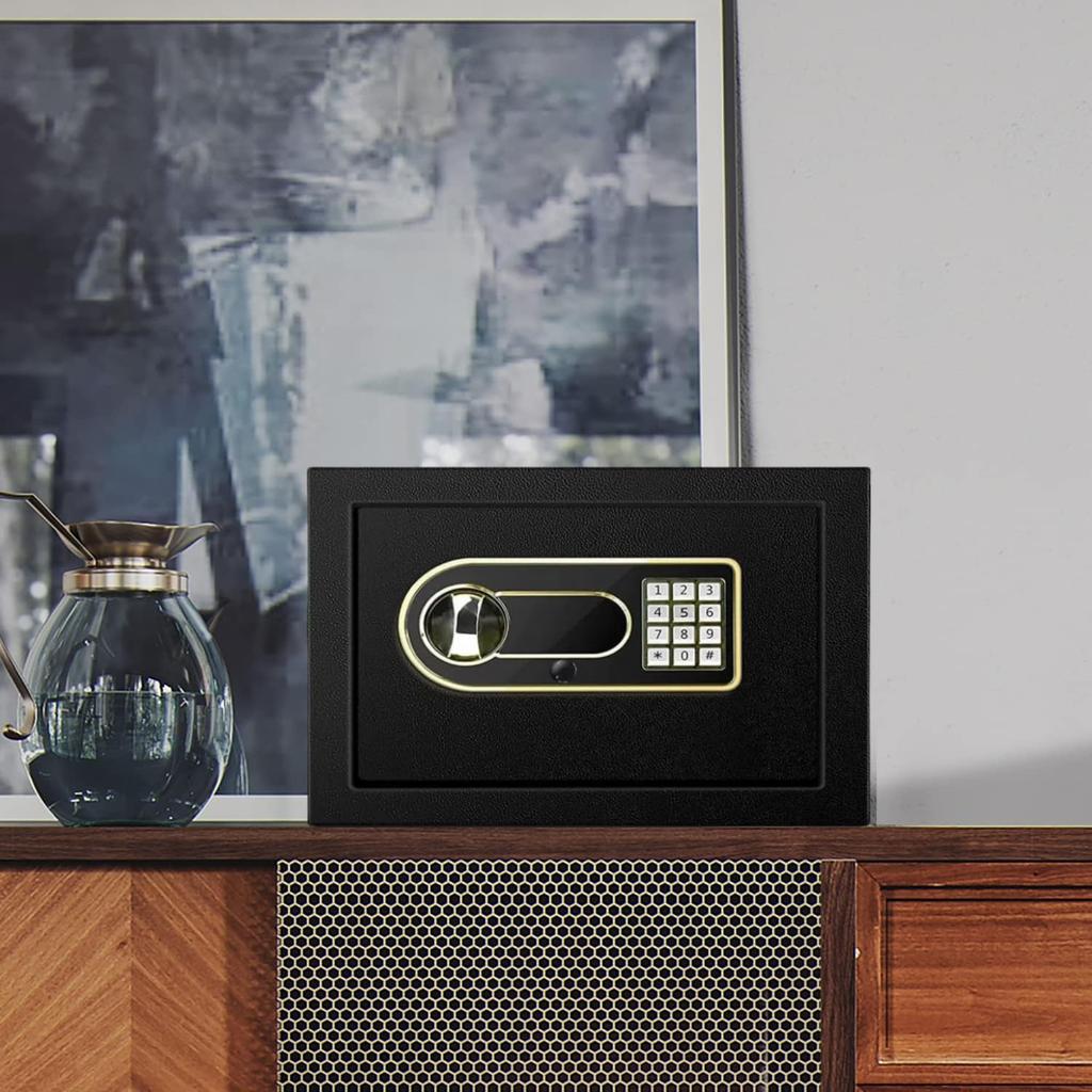 Огнестойкий и безопасный для дома и коммерческого использования, подходит для формата А4, имеет 22-литровый цифровой и оснащен цифровым аварийным ключом для разблокировки и безопасности