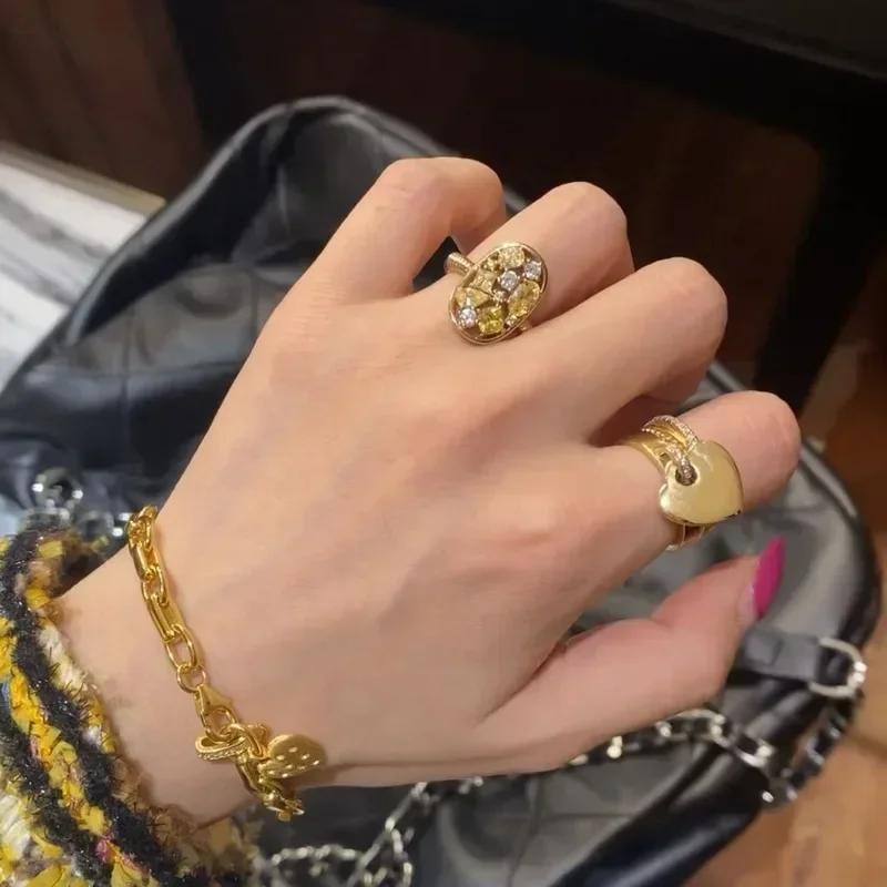 Classic Luxury Irregular Sparkling Yellow Gemstone Water Droplet Rings for Women High Quality Trend Hollow Out Oval Ring Jewelry