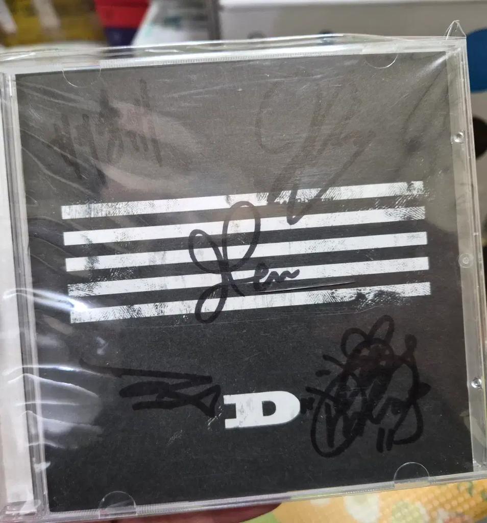 Автографованный CD-альбом BIGBANG