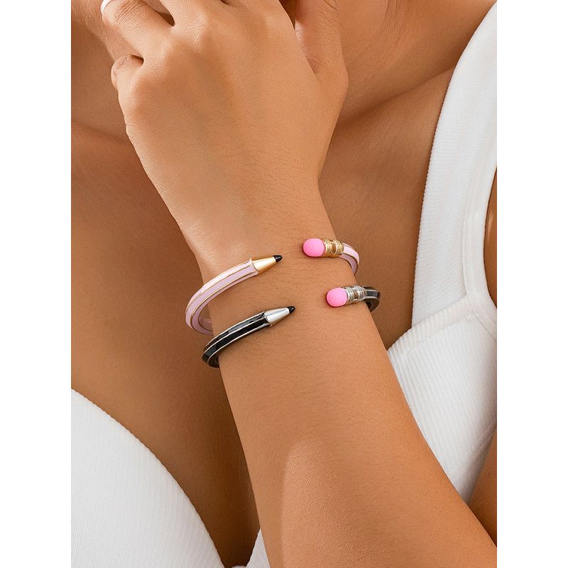 and Elegant Artistic Bracelet with a Unique European and American Light Luxury Design, Featuring a Pencil-Shaped Design That Is Fashionable and Trendy