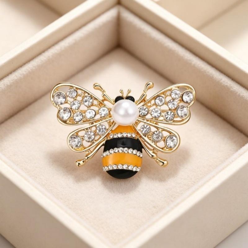 Sparkling Rhinestone Bee Brooch Faux Pearl Gold Plated Vintage Scarf Pin for Women Outdoor Picnic Wear Gift for Friend