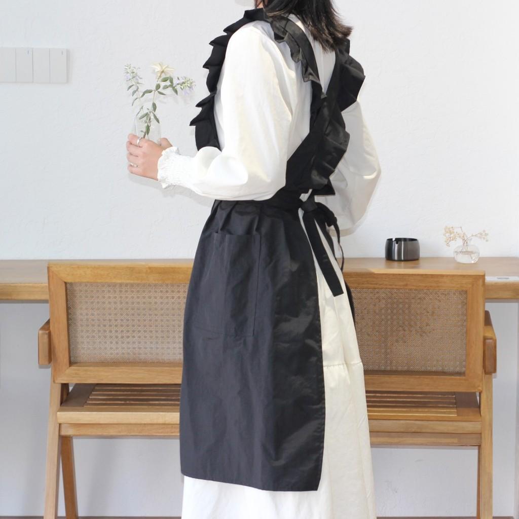 Ruffled Crossback Apron For Baking And Cooking With Waterproof Cotton Material