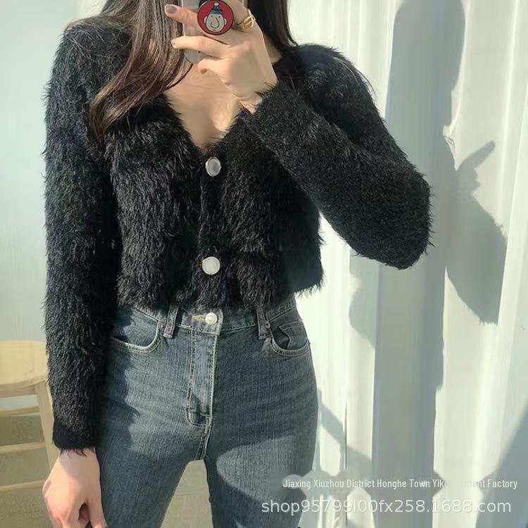 2023 Весна Короткий рукав Вязаный кардиган из искусственной норки - Вышитый свитер для горячей девушки, открывающий талию