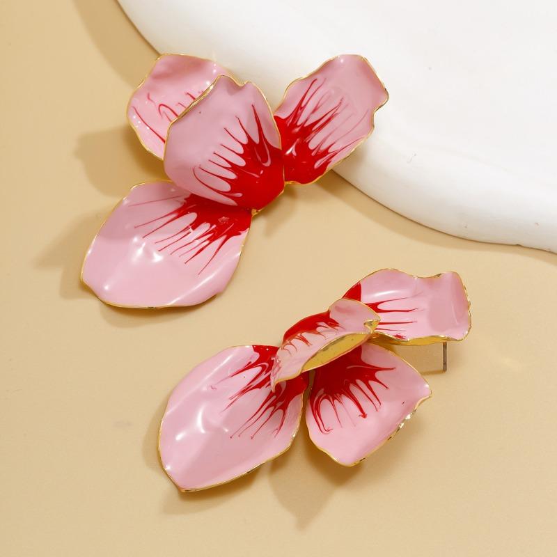 Sweet Dripping Oil Metal Pink Flower Earrings for Women Fashion 3D Folding Floral Stud Earring Ear Hooks Jewelry Accessories