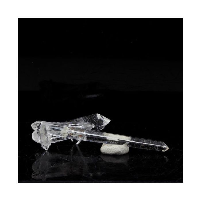 Pierres et Minéraux. Quartz biterminé. 10.5 ct. La Gardette Mine, Bourg d'Oisans, Isère, France.