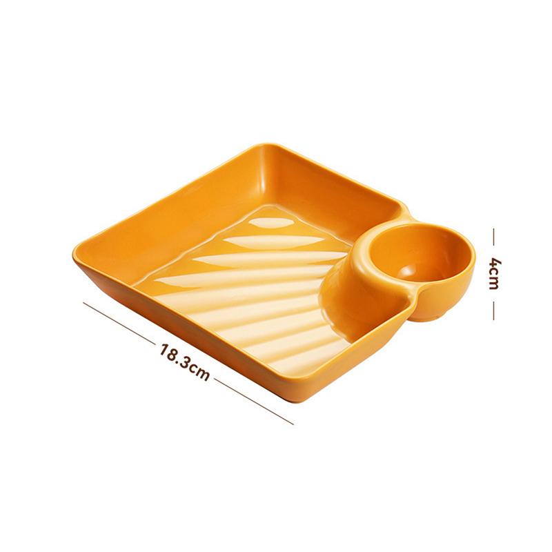 Квадратная тарелка для пельменей с уксусным соусом, место для закуски