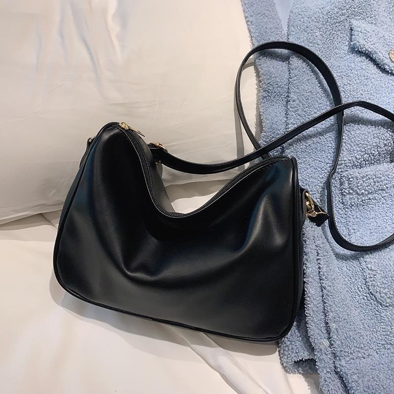 IELGY Spring And summer small bag female niche design fashion wild foreign style capacity trend shoulder messenger bag