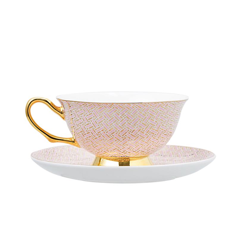 Европейская костяная фарфоровая маленькая роскошная кофейная чашка и блюдце изысканный черный чайный сервиз для дома гостиная креативные высококачественные послеобеденные чашки