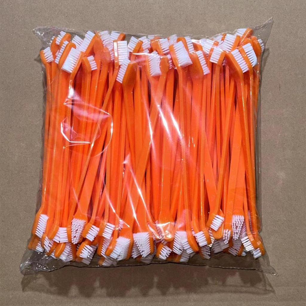 Двойная зубная щетка для домашних животных с длинной ручкой и мягкой щетиной для ухода за полостью рта собак.