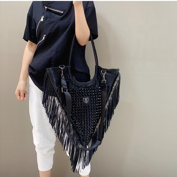 Сумка из искусственной кожи, женская сумка, уличная трендовая сумка на плечо с заклепками, кисточками, сумка через плечо, треугольная модная сумка на плечо