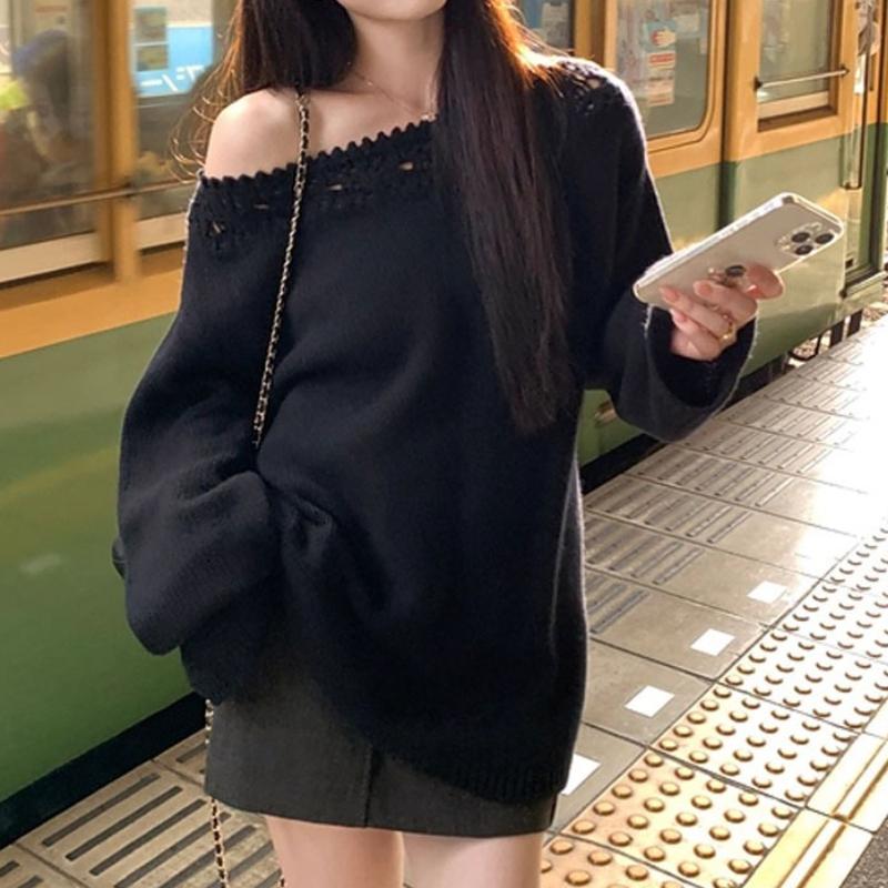 Вязаный свитер в французском стиле с кружевной отделкой и открытыми плечами, осенний, с длинными рукавами, свободного кроя.