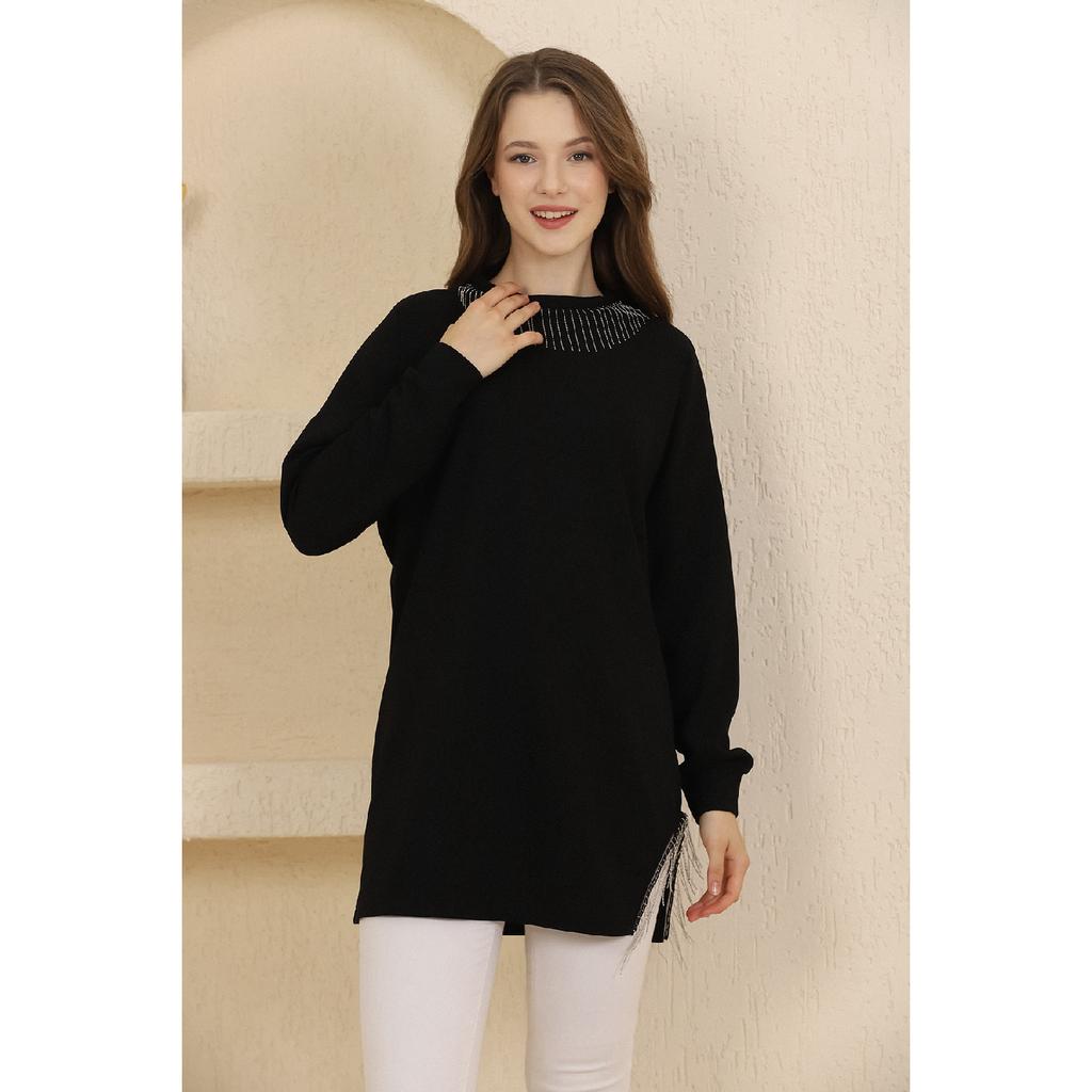 Туника с цепочками на воротнике и по бокам