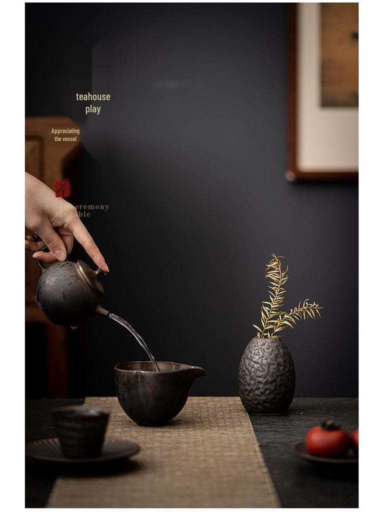 Gilt Zen Retro Pottery Vase for Dried Flower Arrangements - Small Ceramic Ornament