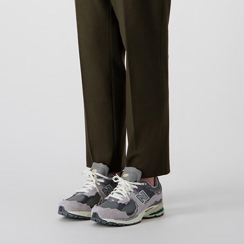 New Balance Ретро-кроссовки в повседневном стиле серии 2002R