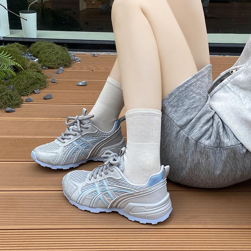 2025 осень новые универсальные кроссовки на толстой подошве с увеличением роста, женская обувь для активного отдыха и хайкинга, сетчатые вентилируемые спортивные кроссовки для девочек