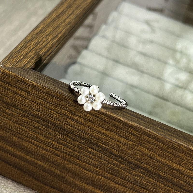 Sweet kitten pearl flower fashion open ring female Korean simple niche design sense exquisite fashion ring