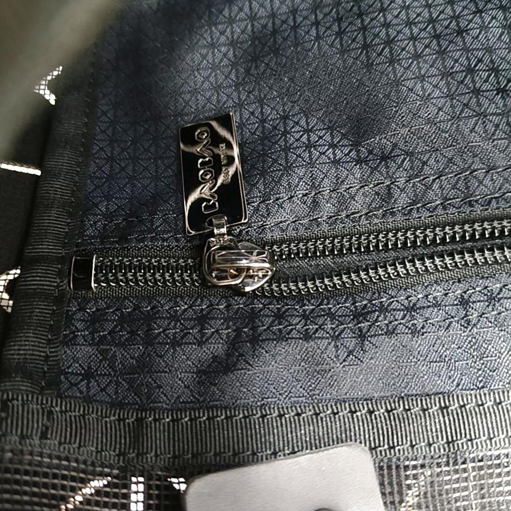 [Pre-Owned] Lucent Silver Special Material Geometric Tote Bag - Very Good #1VBRT7P