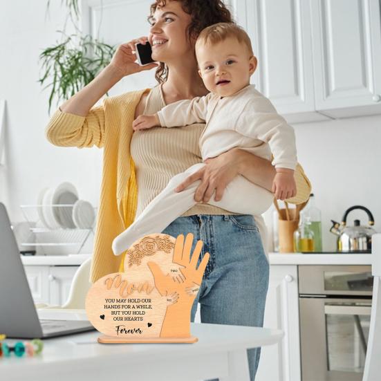 Семья, держащаяся за руки, табличка на стол, деревянная любовь, сердце, жест, украшение, украшение на день матери, украшение на день отца, центральное украшение стола