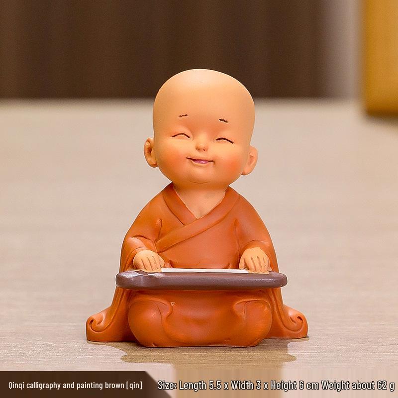 Милые фигурки маленьких монахов ручной работы из смолы для украшения рабочего стола