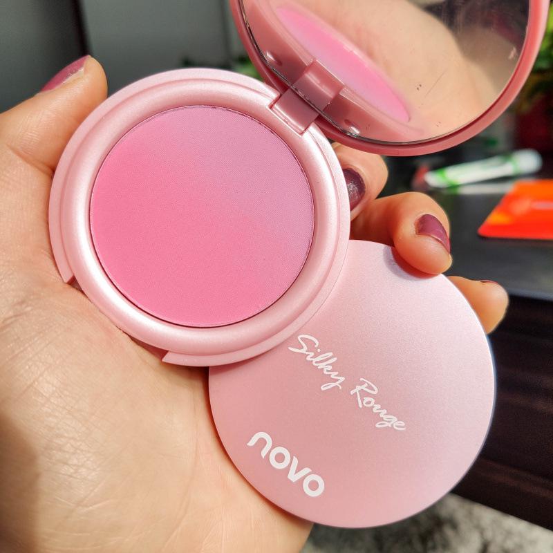 NOVO Палетка румян с двойным цветом и градиентом Sweet Pink для студентов: Улучшает цвет лица, Естественный контур, Матовое и сияющее покрытие.