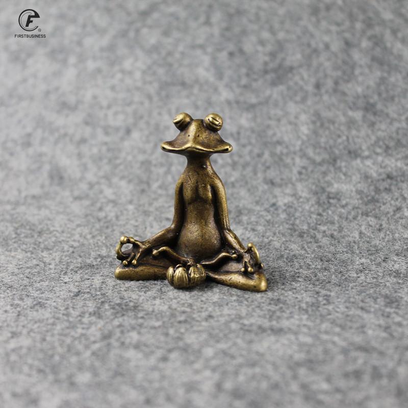 Copper Meditating Frog Ornaments Vintage Brass Sit in Meditation Frog Statue Bronze Tea Pet Figurines Incense Holder Desk Decor